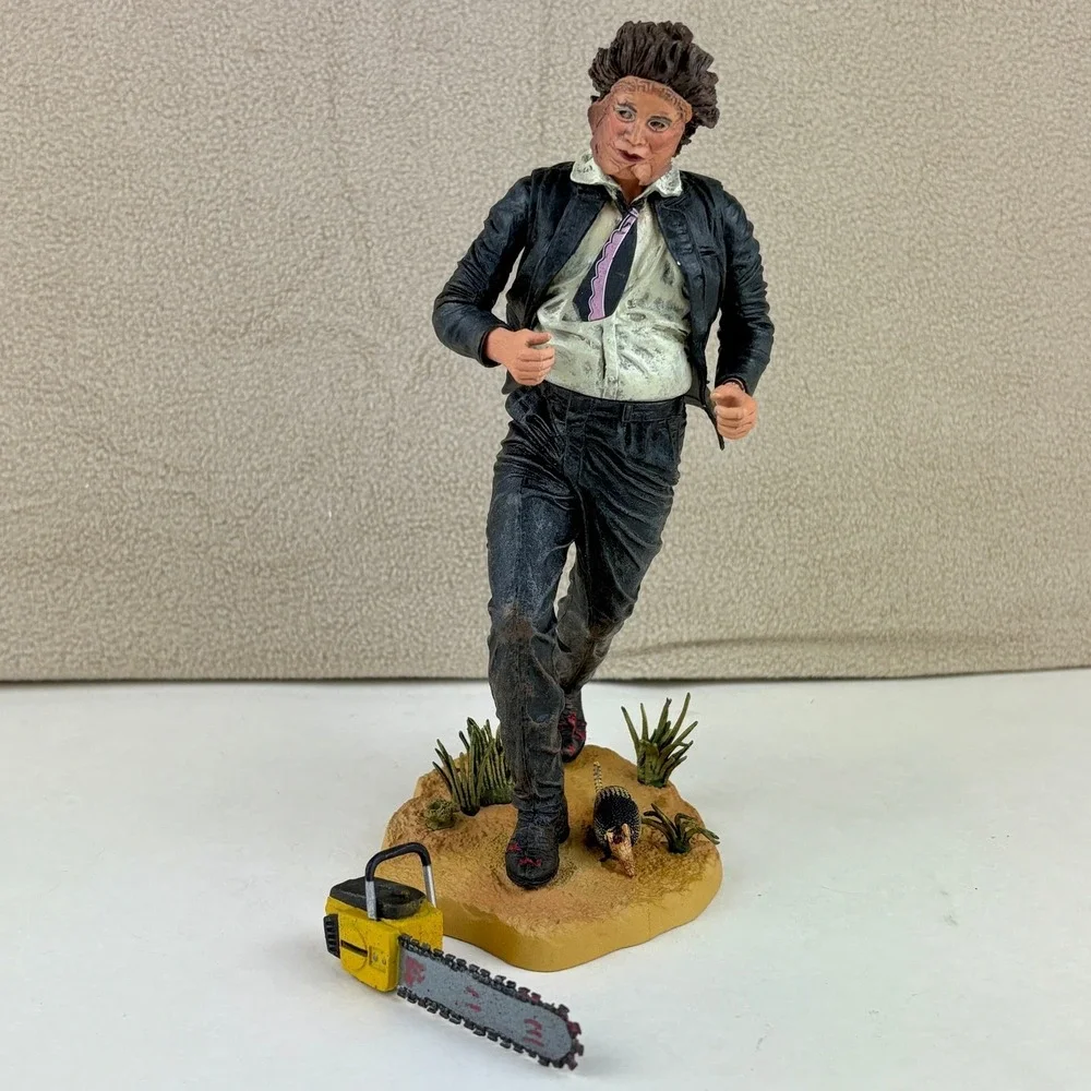 NECA‎ Cult Classics Series 2 Texas Chainsaw Massacre Leatherface 2005 LOOSE